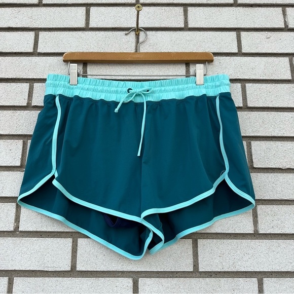 L.L. Bean Shorts Lightweight Nylon Running Training Teal Green UPF 50+ - Picture 1 of 8